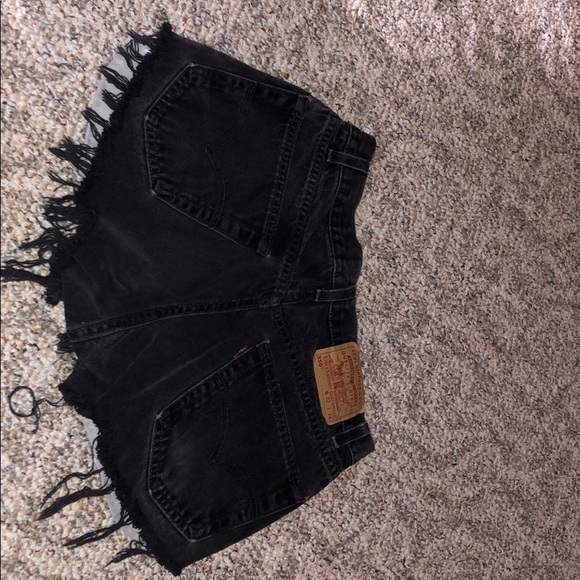 Urban Outfitters Levi’s Relaxed Fit Shorts - Picture 5 of 7